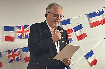 Brian speaking at the french twinning event
